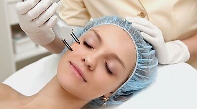 procédure de rajeunissement fractionné de la peau du visage