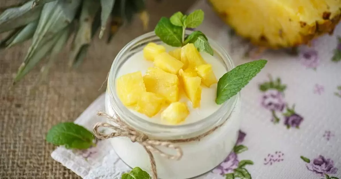 yaourt et ananas pour le rajeunissement de la peau