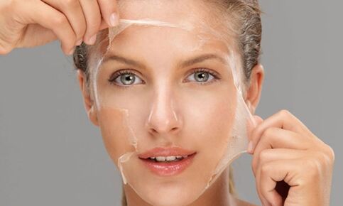 Le peeling profond améliore les processus de régénération de la peau et la rajeunit
